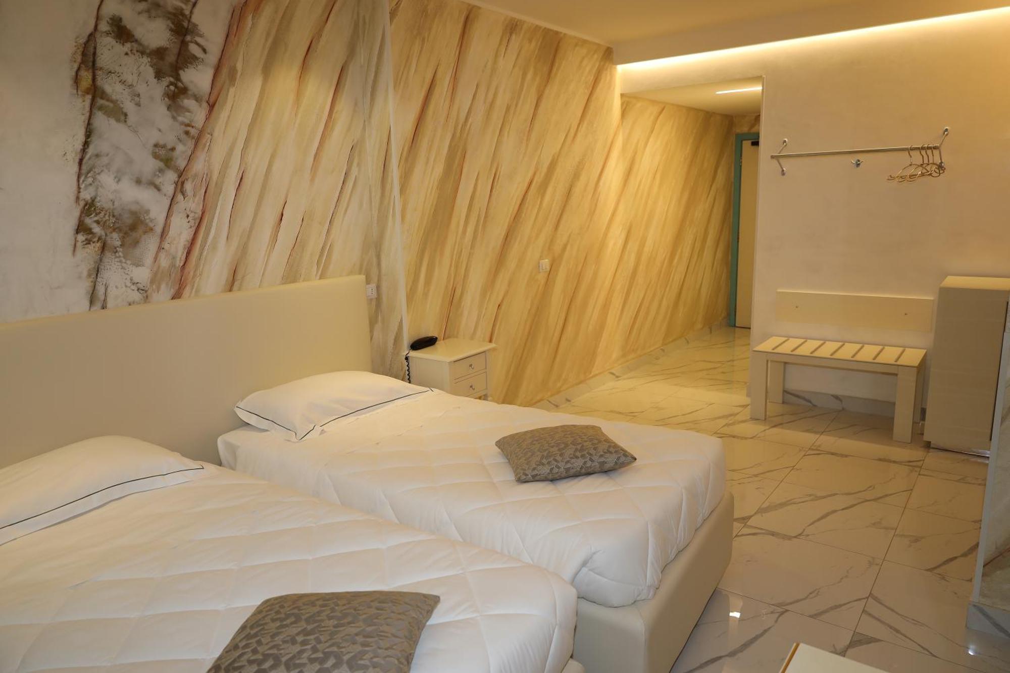 אוסיו סוטו Hotel Ristorante Continental מראה חיצוני תמונה