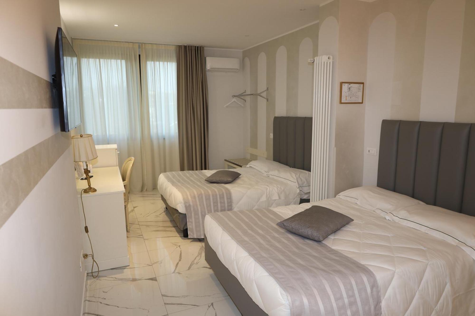 אוסיו סוטו Hotel Ristorante Continental מראה חיצוני תמונה