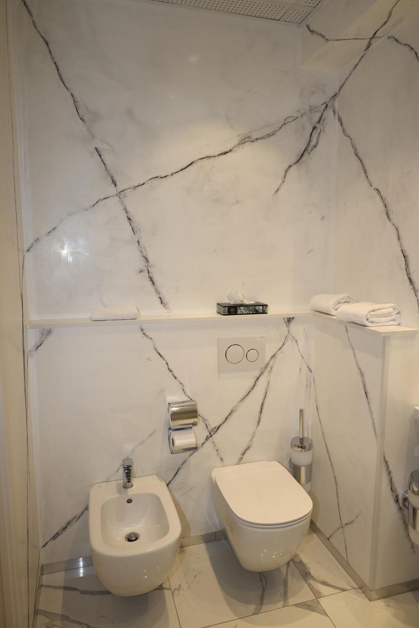 אוסיו סוטו Hotel Ristorante Continental מראה חיצוני תמונה