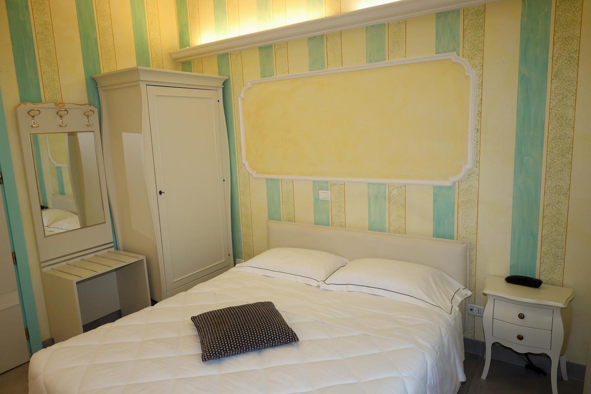 אוסיו סוטו Hotel Ristorante Continental מראה חיצוני תמונה
