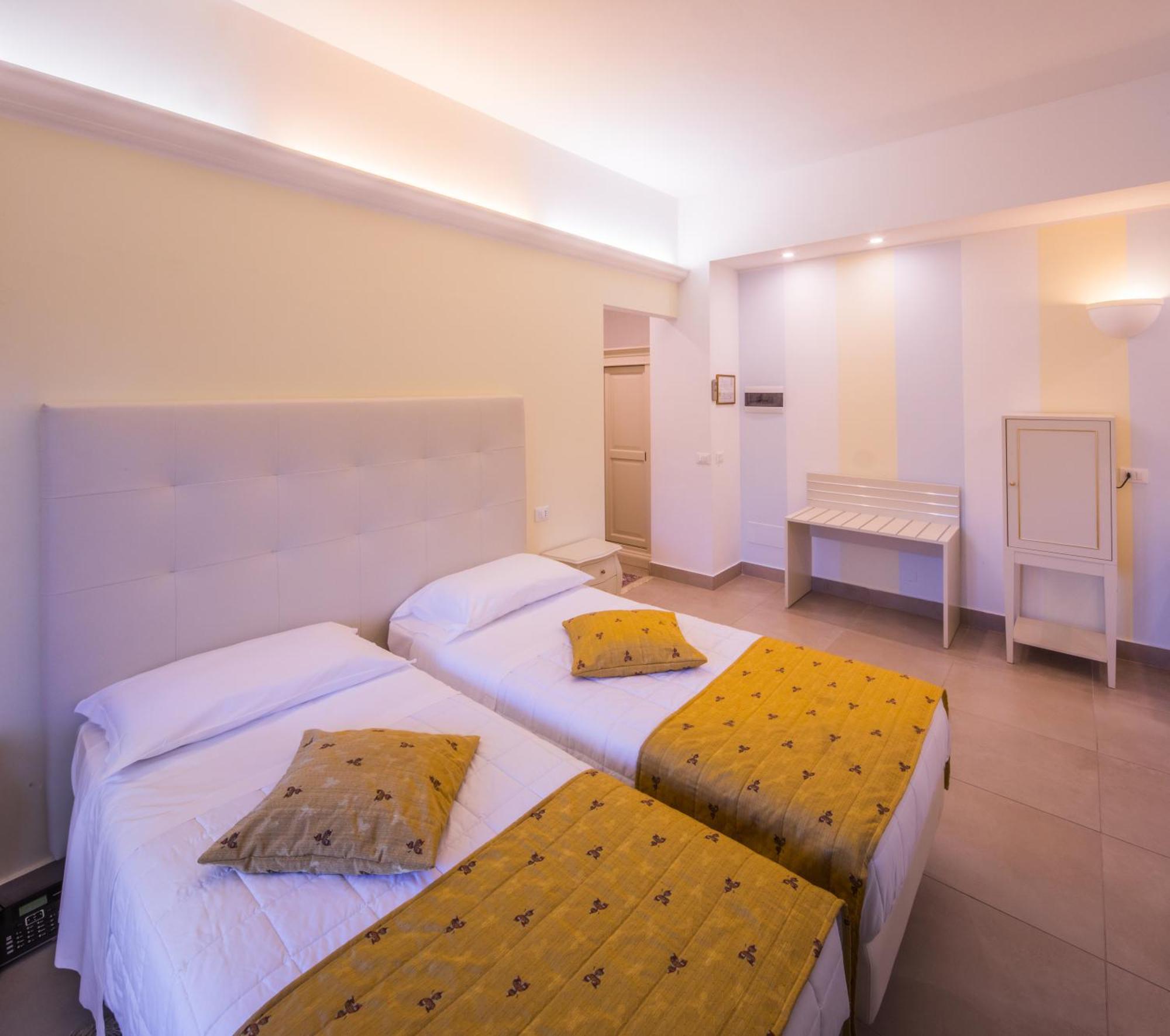 אוסיו סוטו Hotel Ristorante Continental מראה חיצוני תמונה