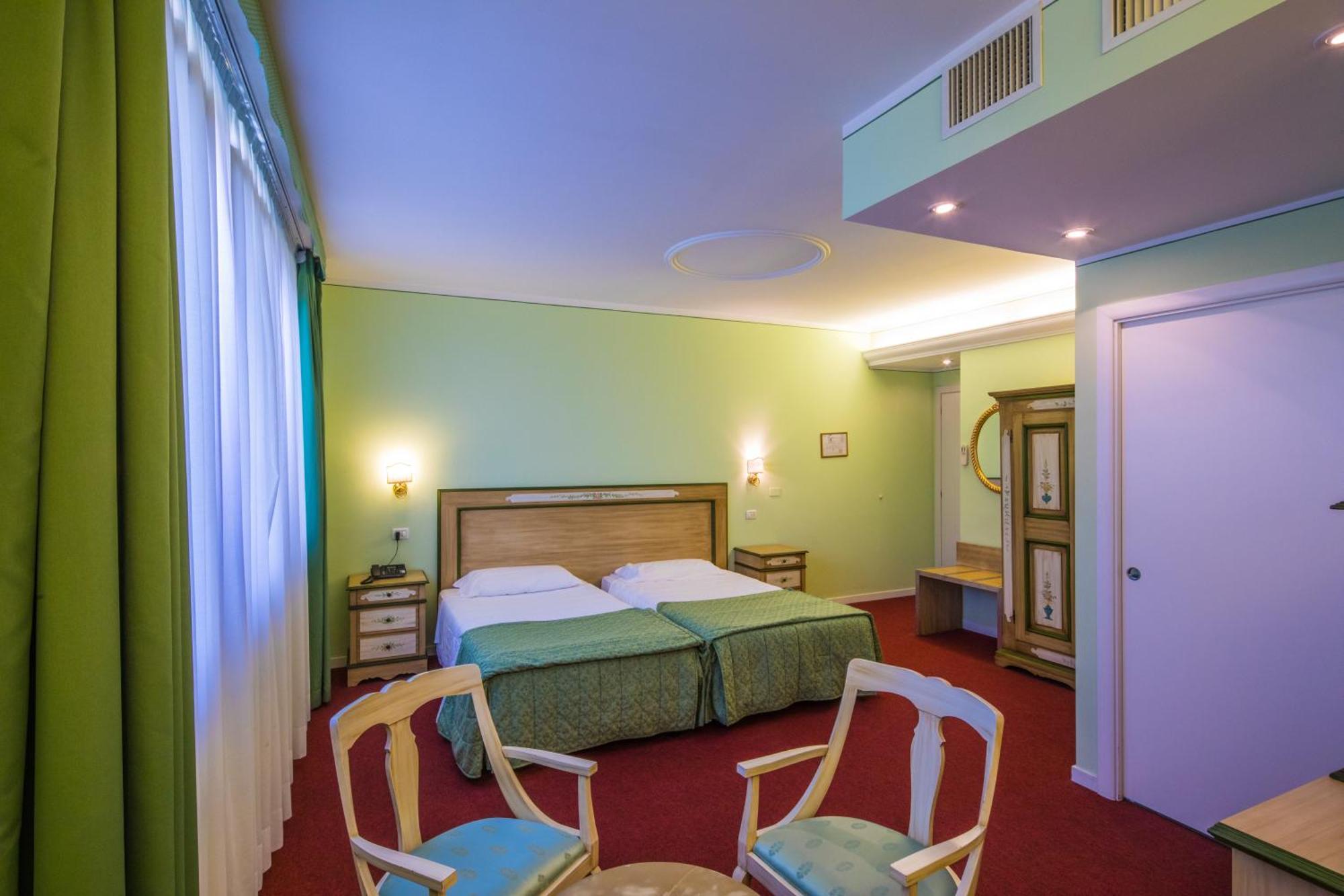 אוסיו סוטו Hotel Ristorante Continental מראה חיצוני תמונה